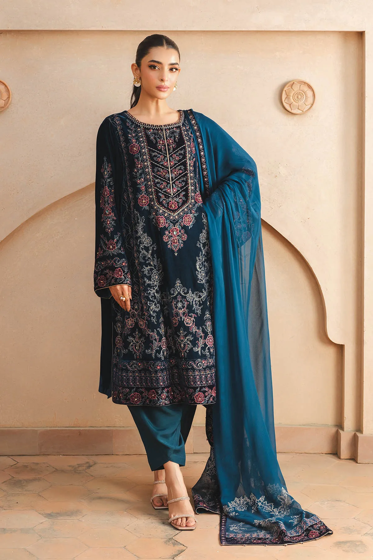 3 Piece Velvet Embroidered Unstitched Suit (AU0002)