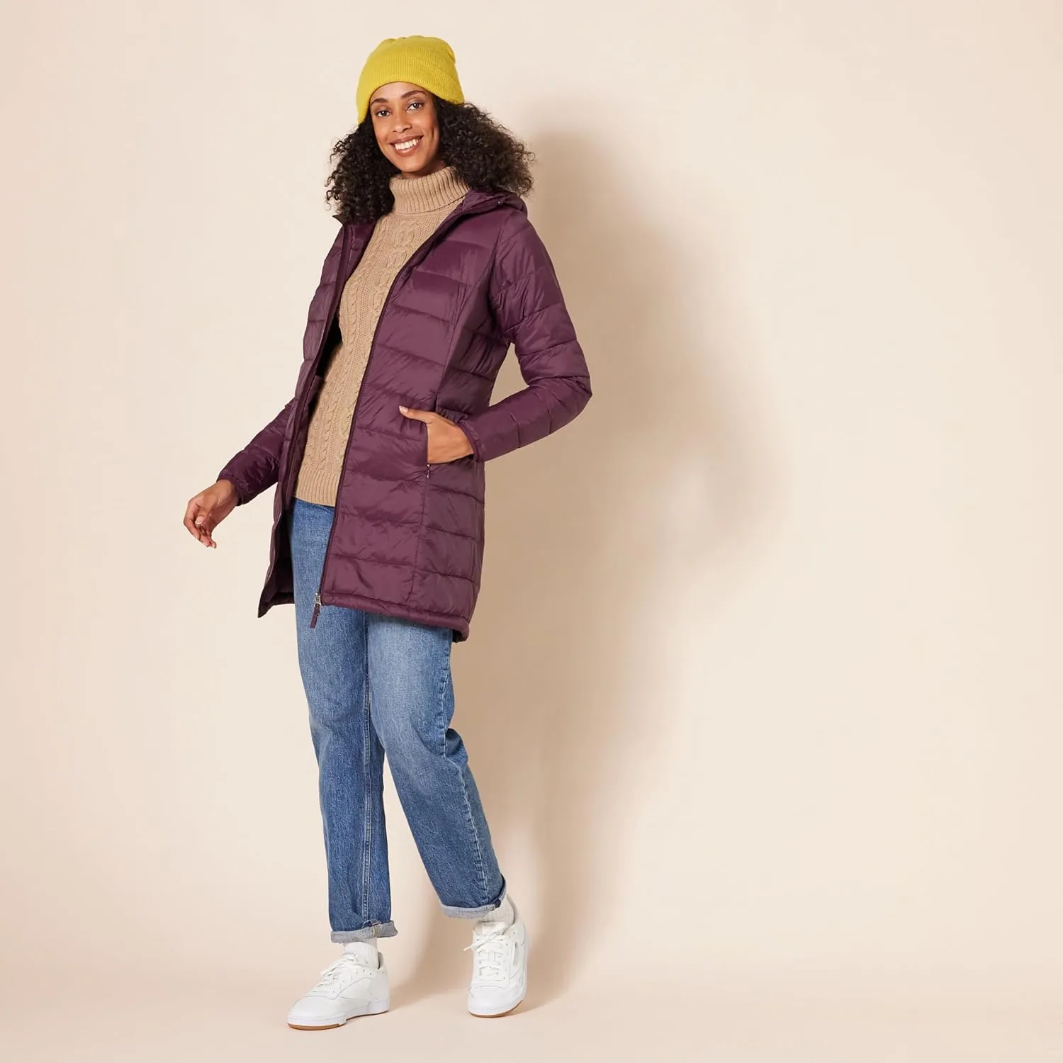Amazon Essentials Women's Regular-Fit Lightweight Water-Resistant Packable Hooded Puffer Coat (Available in Plus Size)