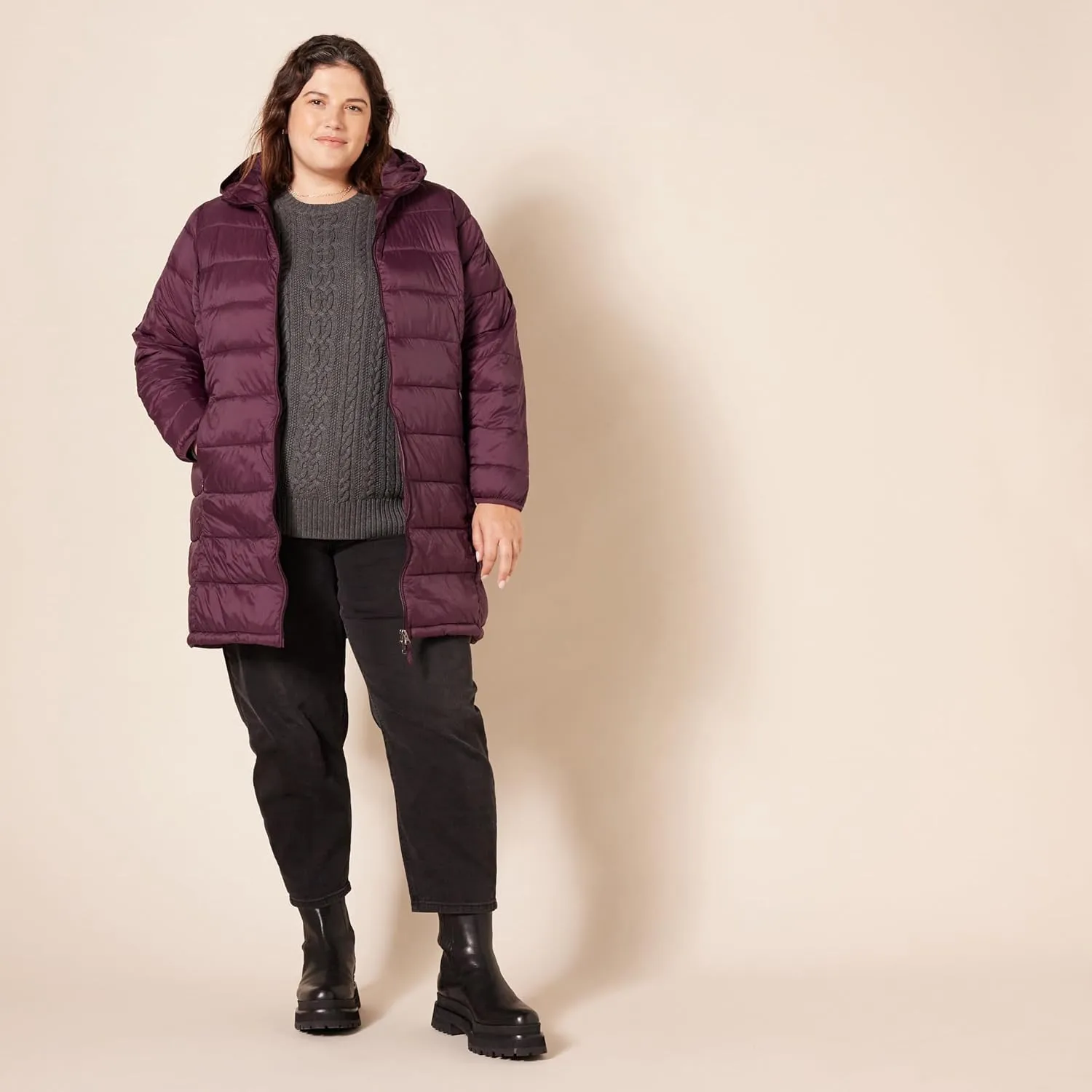 Amazon Essentials Women's Regular-Fit Lightweight Water-Resistant Packable Hooded Puffer Coat (Available in Plus Size)