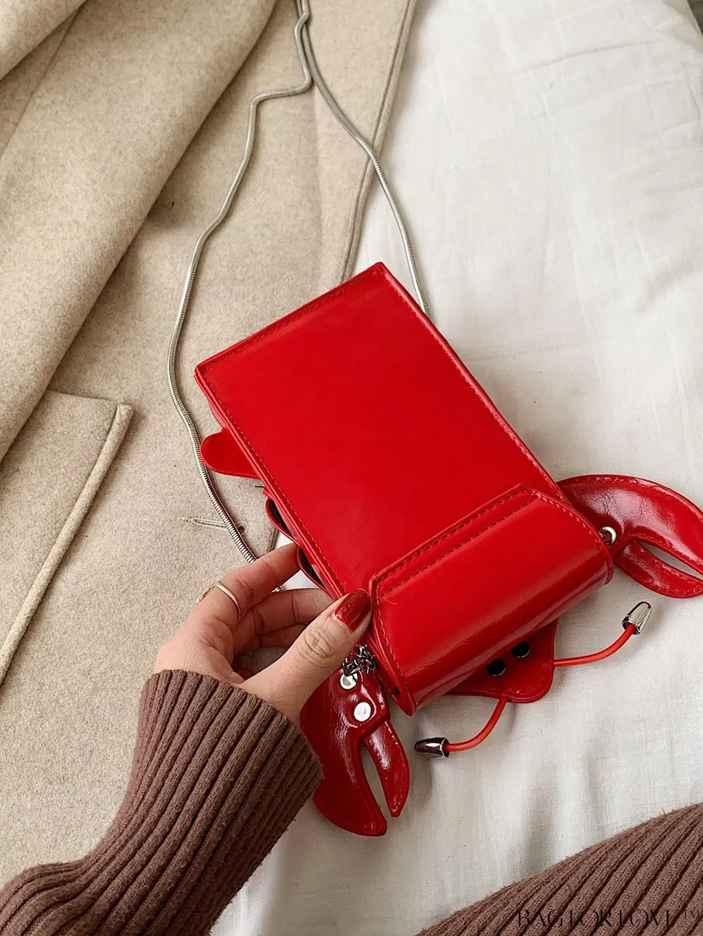 BagForLove - Chic Womens Single Shoulder Crossbody Bag: Chain & Rivet Accent