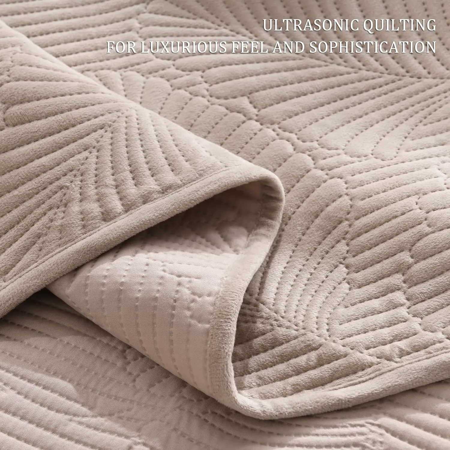 DEVIONIX Velvet Quilt King Size, 3-Piece Lightweight Soft Summer Quilt Bedding Set, Breathable Light Taupe Bedspread with Pillow Shams, Luxury Ultrasonic Leaf Pattern Coverlet for All Season