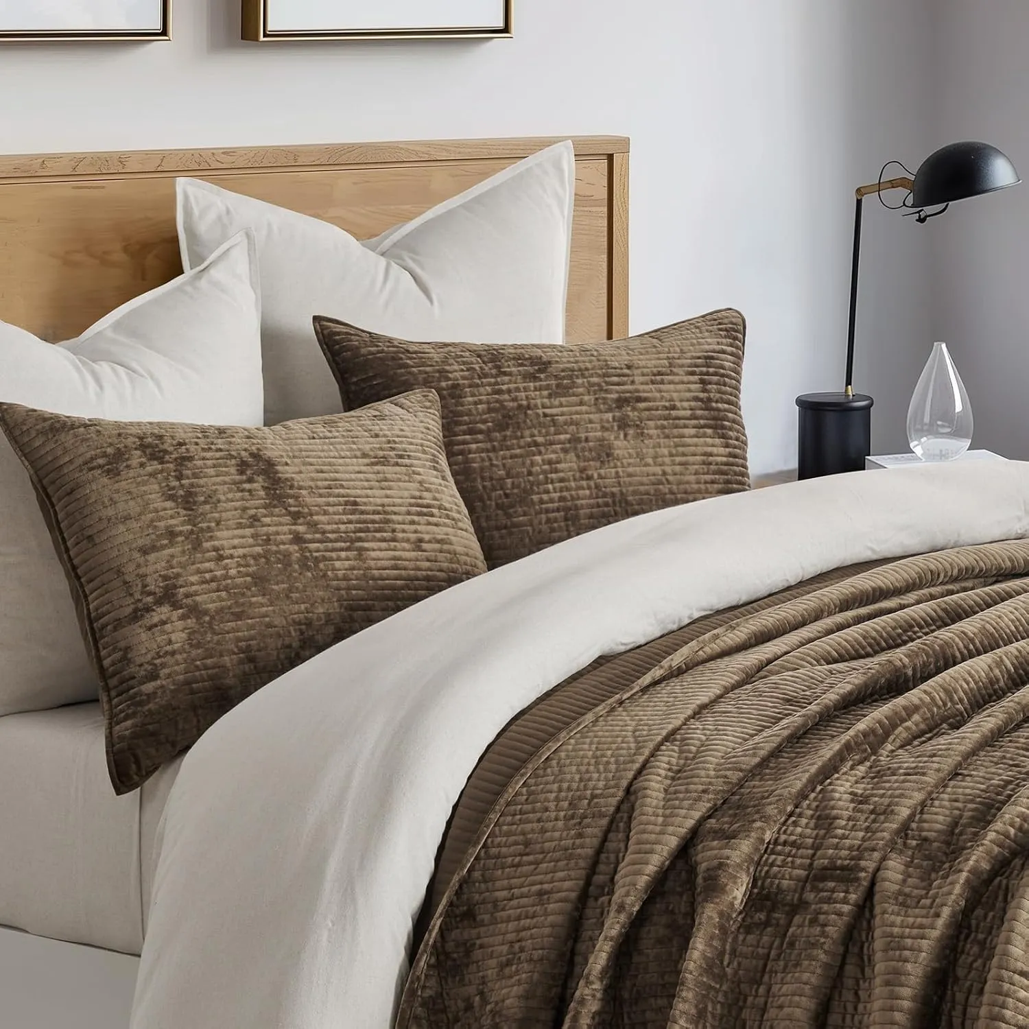 EVERGRACE Velvet Quilt Set Queen Size, Luxurious Soft Quilted Bedding Sets, Lightweight Velvet Comforter for All Season, Striped Channel Bedspread Coverlet with 2 Shams, Mushroom Brown