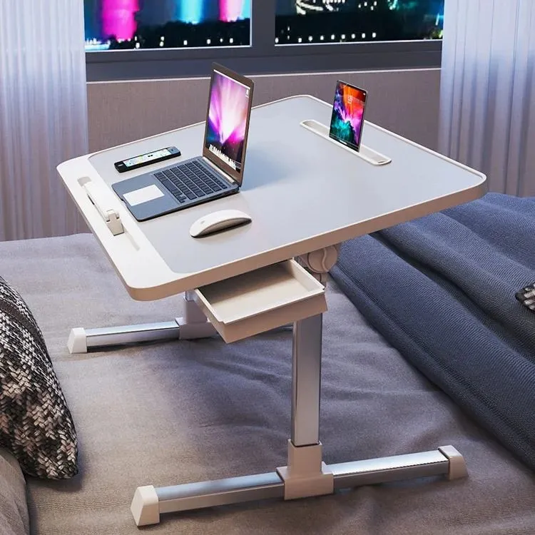 Foldable laptop desk