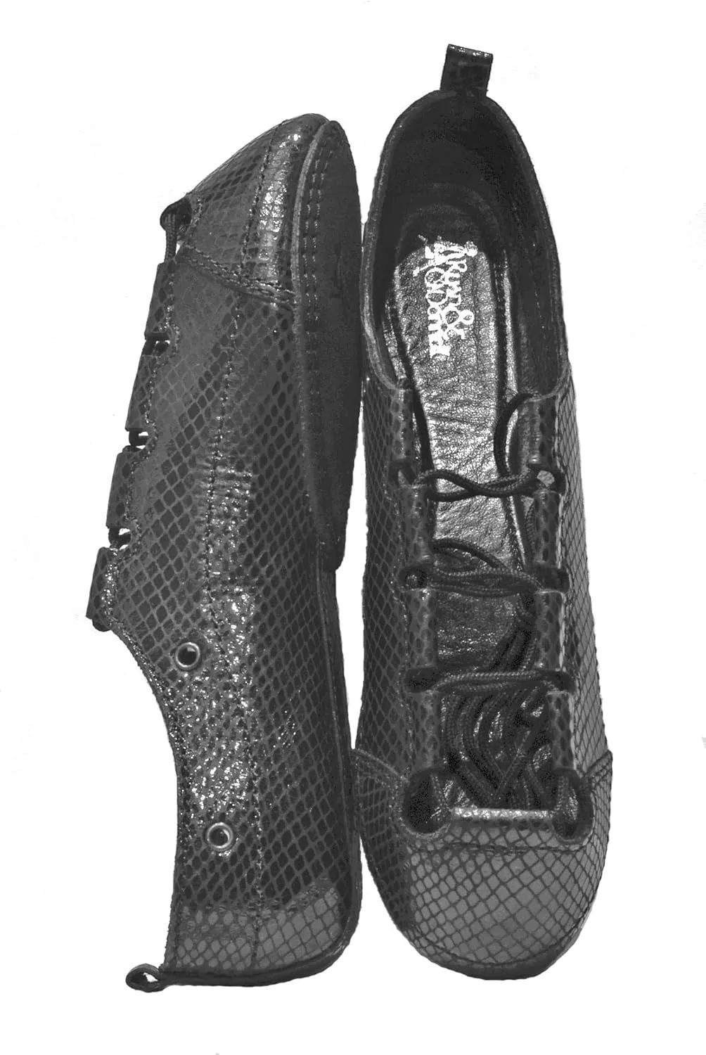Irish Dance Pumps - ghillie's - Soft - Light Shoes with Diamond Print Black Leather and Suede Soles with - Free - Cotton Bag