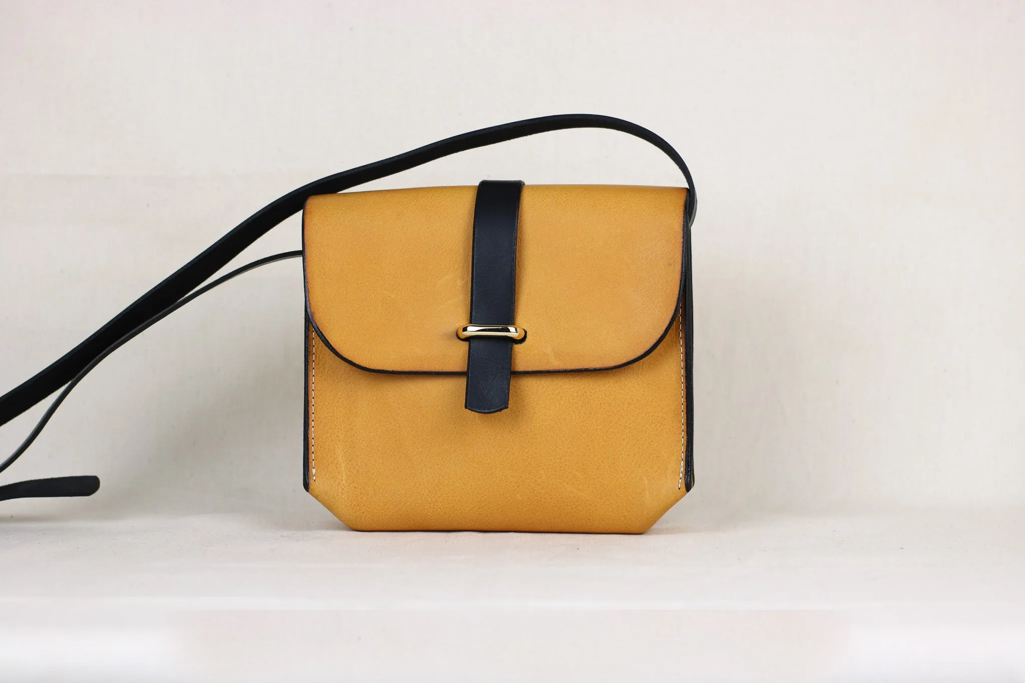 JULIA - Leather Crossbody Bag
