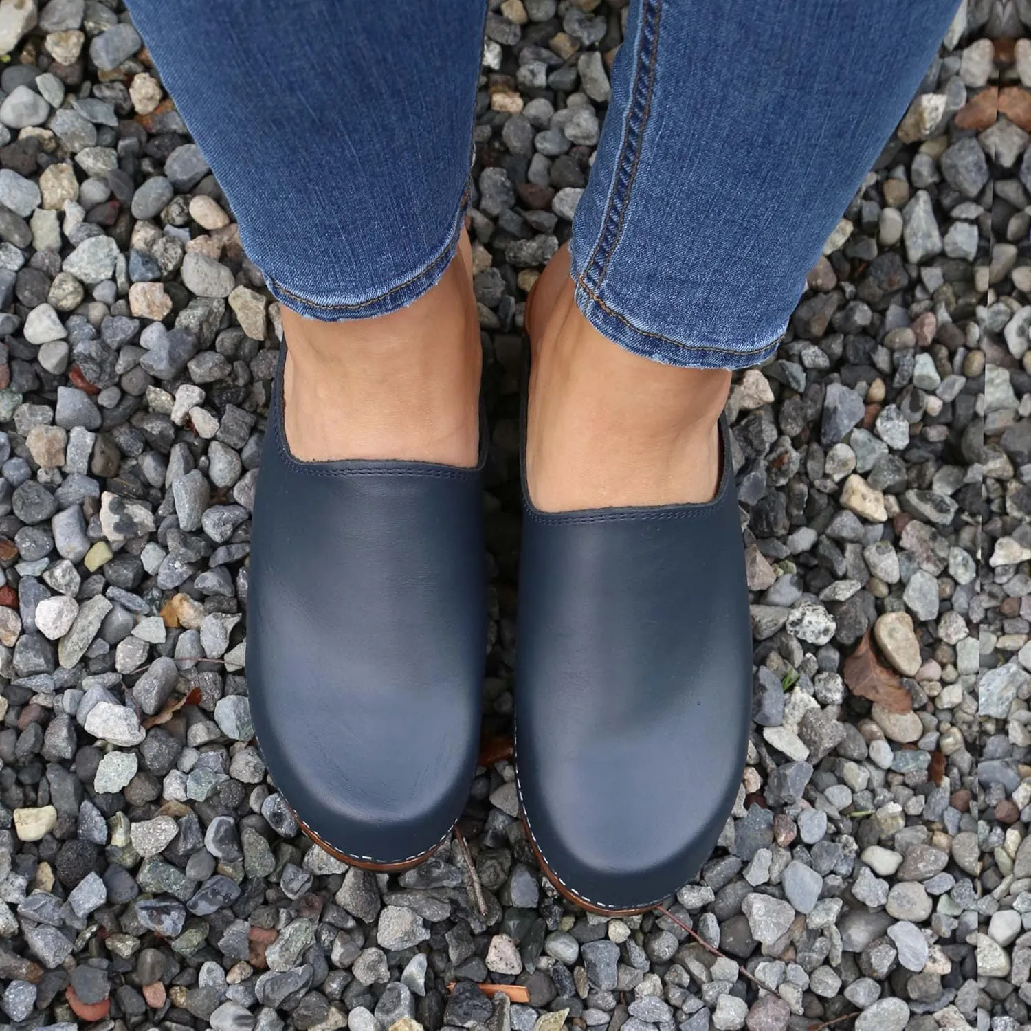 Kebba Edith - Handmade Wooden Clogs with Genuine Leather | Arch Support and Comfortable Fit | Chilean Tepa Platform and EVA Sole |Made in Villarrica, Chile
