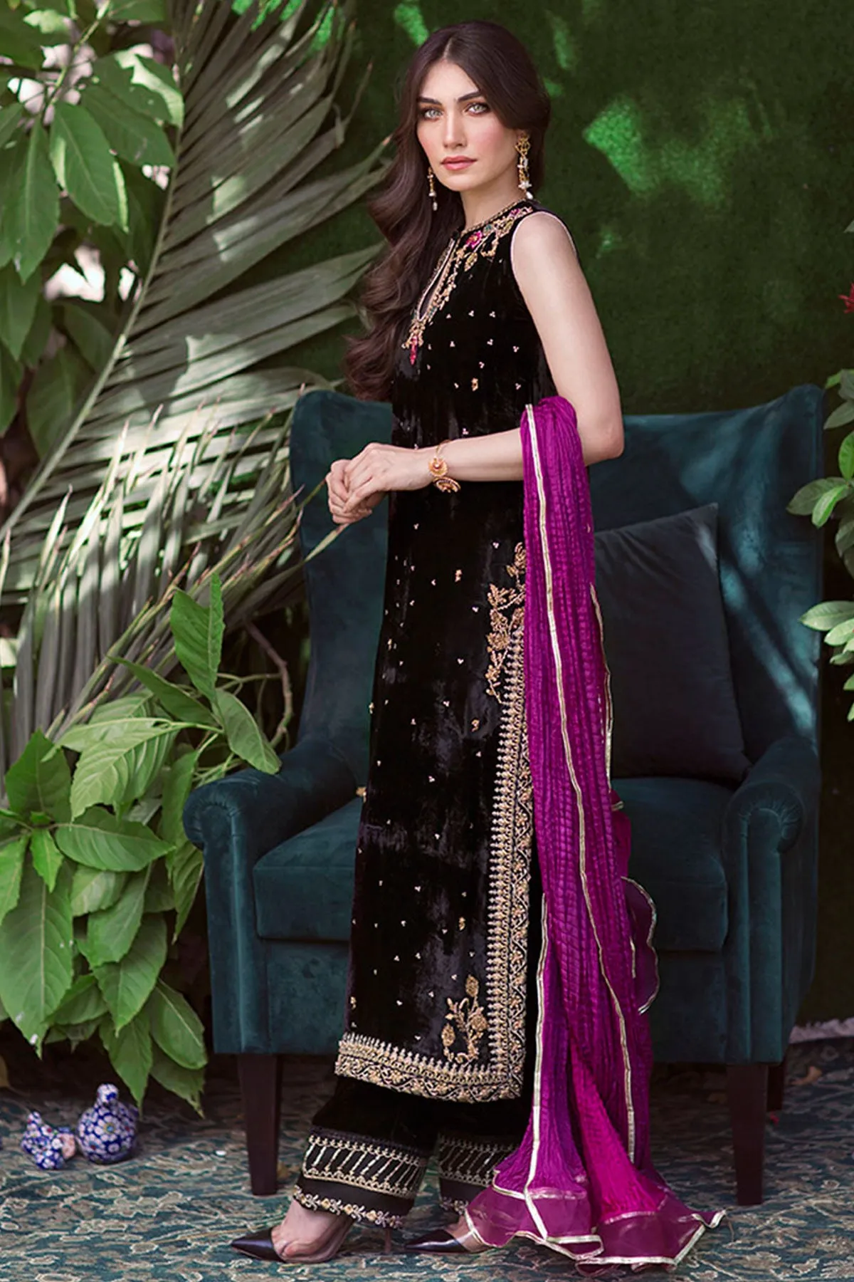 Kyra Sleeveless Velvet - Farah Talib Aziz