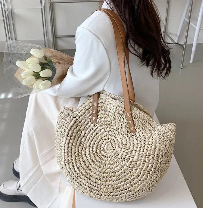 Large Capacity Fringe Straw Shoulder Bag