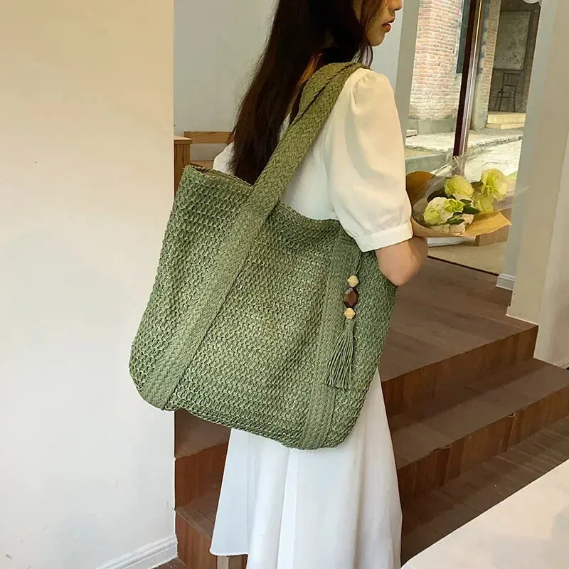 Large Capacity Fringe Straw Shoulder Bag