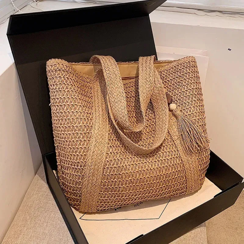 Large Capacity Fringe Straw Shoulder Bag