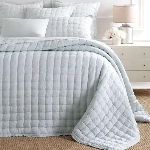 Lush Linen Sky Puff Quilt, King Size, Sky Blue Solid Pattern