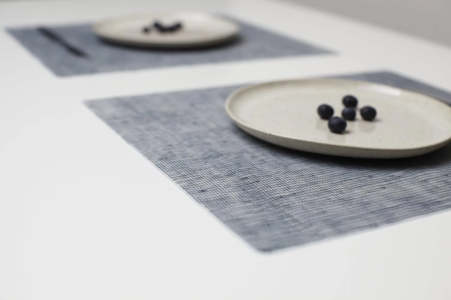 Modern Twist Placemat 100% Food-Grade Silicone, Waterproof and Reusable, Linen - Denim