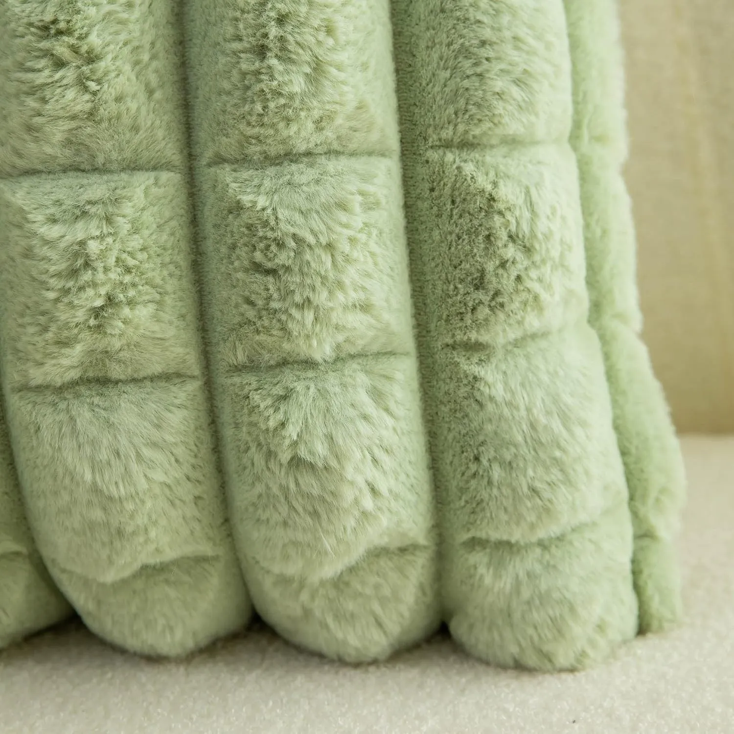 Neelvin Green Faux Fur Cozy Soft Plaid Decorative Throw Pillow Covers 18x18 inch Set of 2,Velvet Pillowcase Cushion Case for Sofa Couch