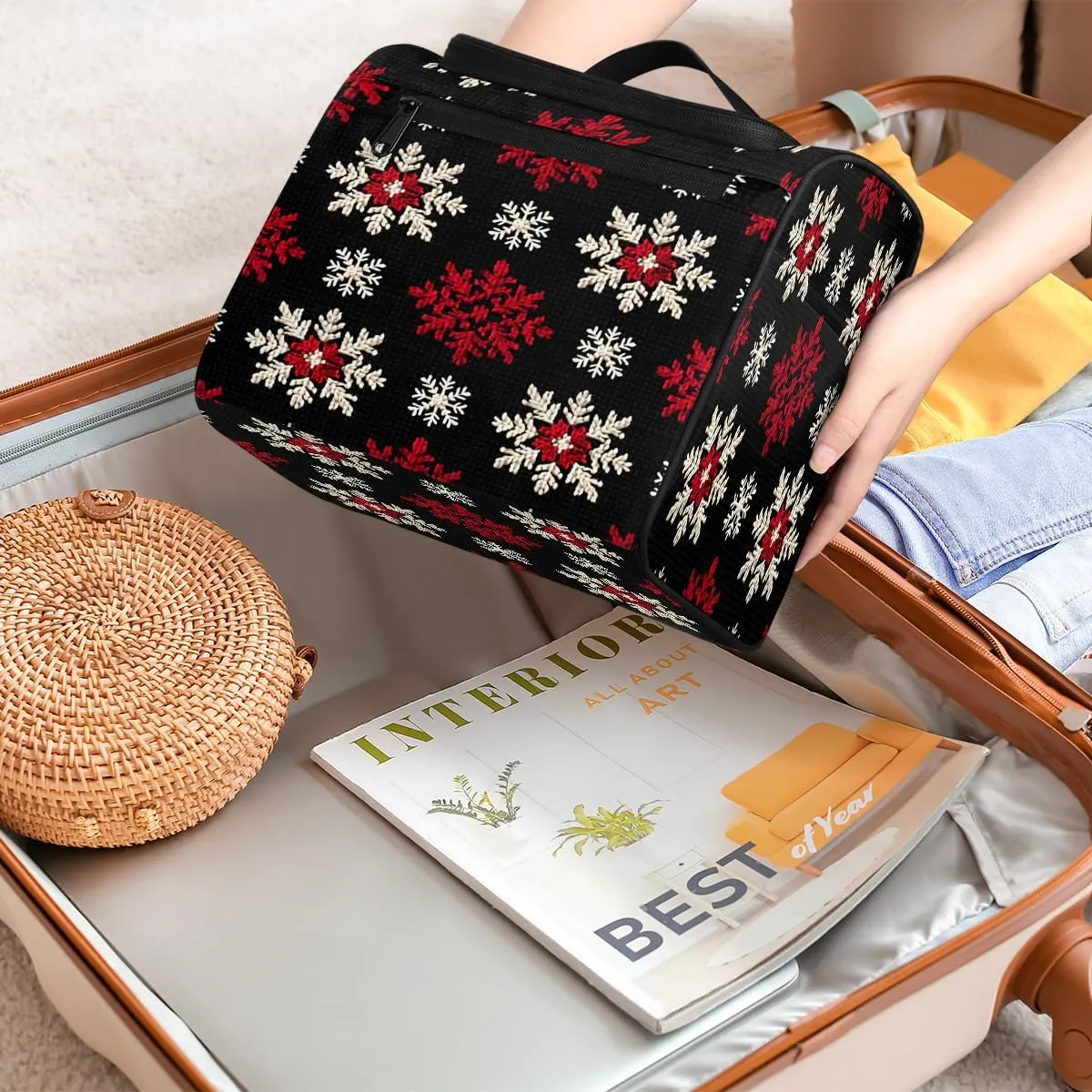 Red White Snowflakes Travel Toiletry Bag for Men and Women, Large Hanging Makeup Bag Organizer Toiletries Bag for Travel, Cosmetic Bag with Handle
