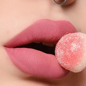 REVOLUTION Velvet Kiss Lip Liner Crayon