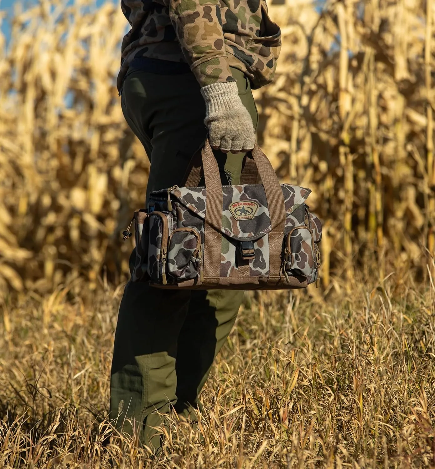 Rig'em Right Waterfowl Standard Shell Shocker Blind Bag with Sunglass Case, Drink Holder, and Ammo Compartment in Brown Camo