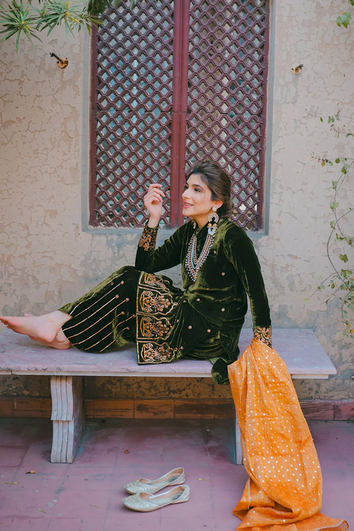 RUSTIC HOWARD - Ansab Jahangir