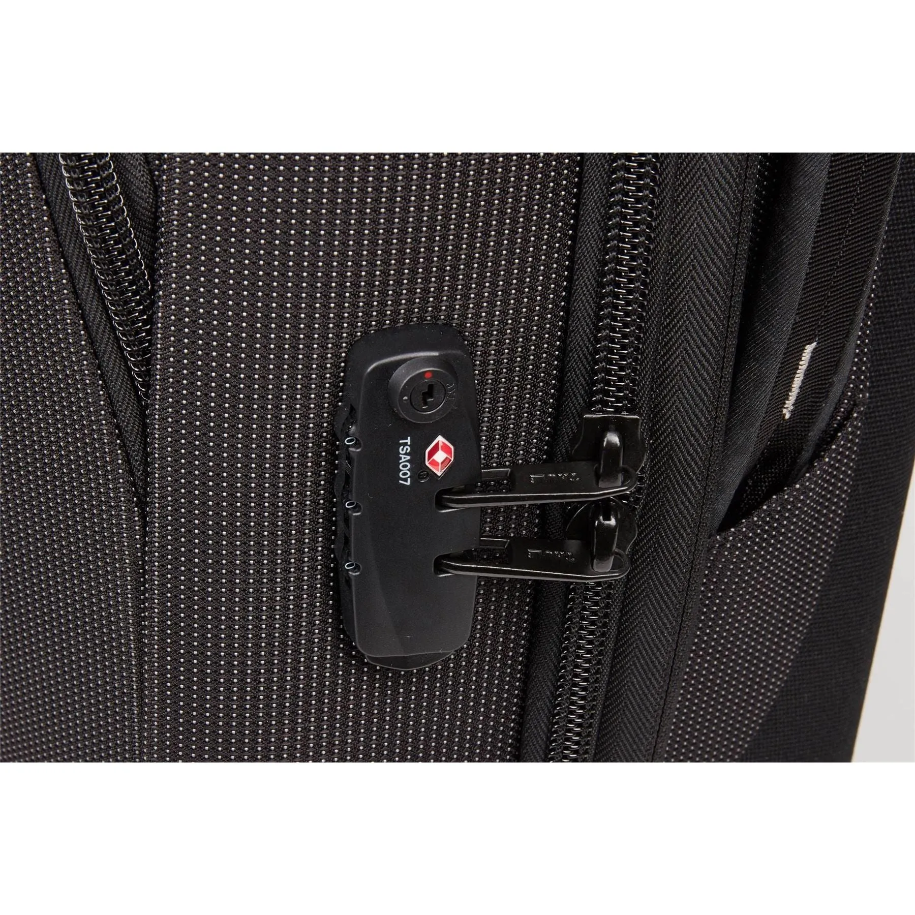 Thule Crossover 2 carry on Spinner Black Carry-on Luggage