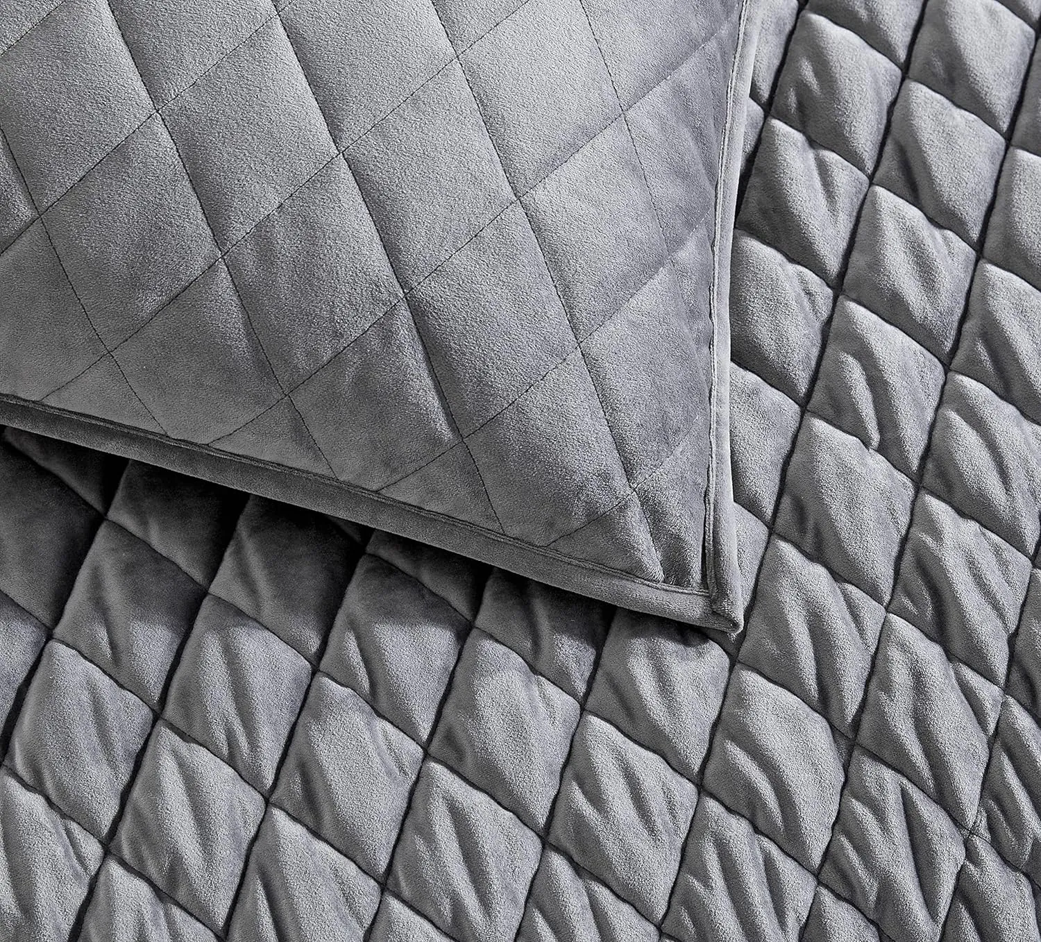 Vera Wang - Queen Quilt Set, Super Soft Bedding Set with Matching Shams, Modern Room Essentials (Diamond Velvet Charcoal Grey, Queen)
