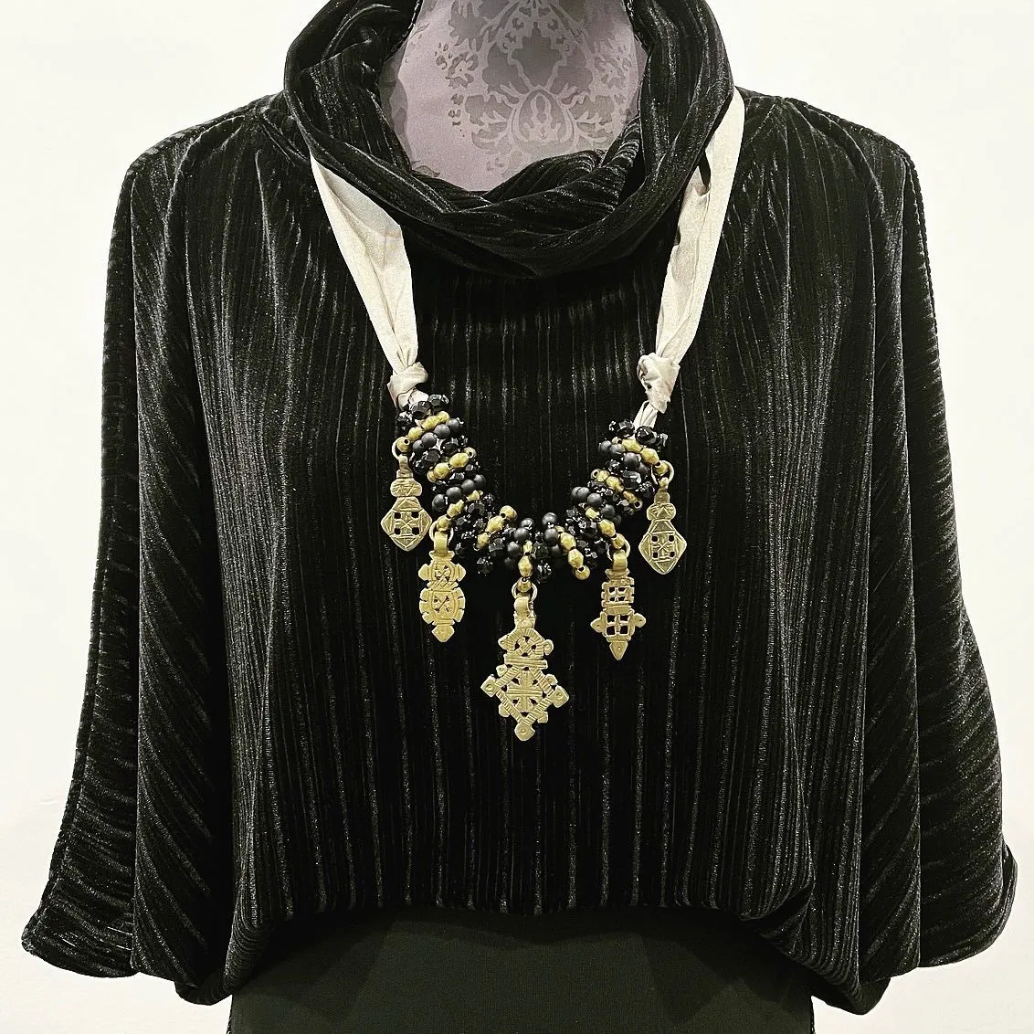 Whisper Top - Black velvet