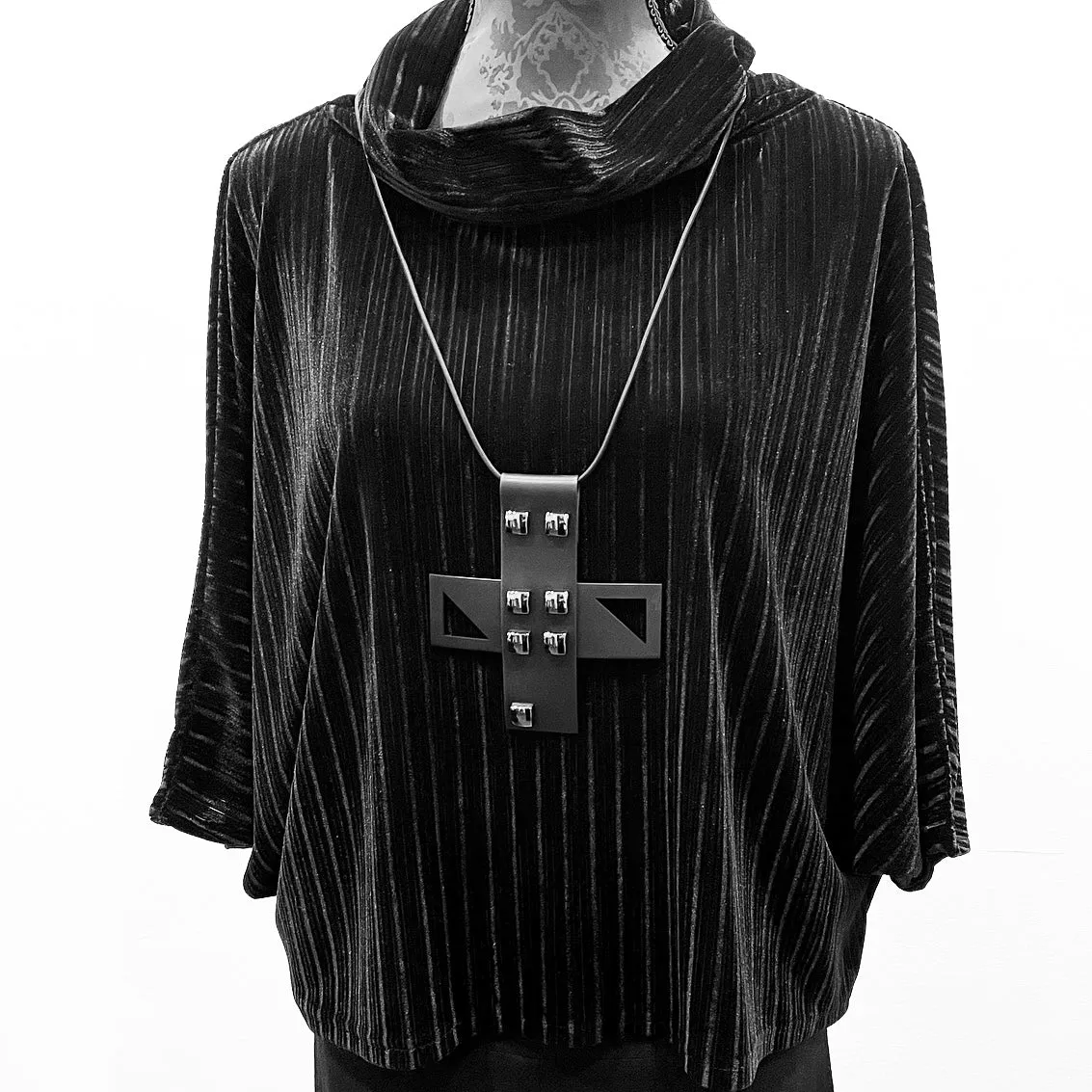 Whisper Top - Black velvet